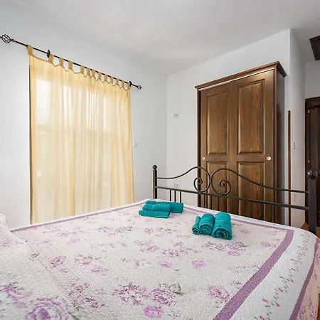 Villa Radetici بيت للعطل