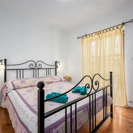 Nyaraló Villa Radetici