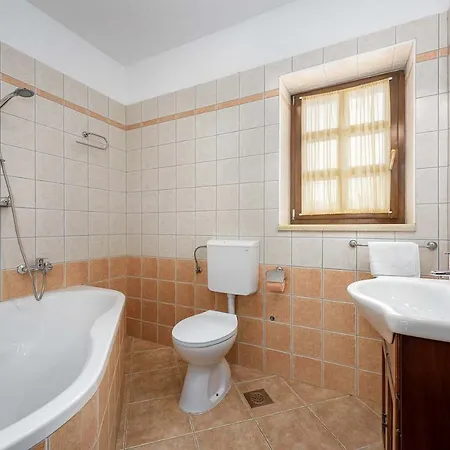 Villa Radetici بيت للعطل *