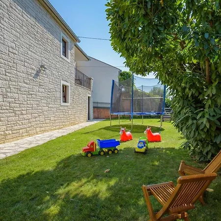 Villa Radetici بيت للعطل