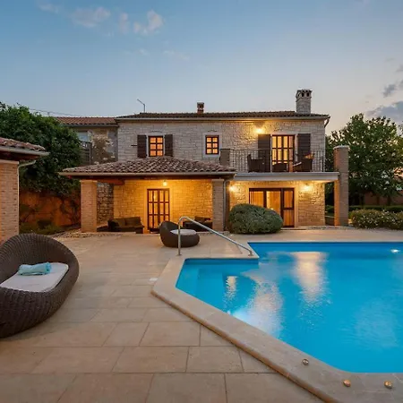 Villa Radetici بيت للعطل *
