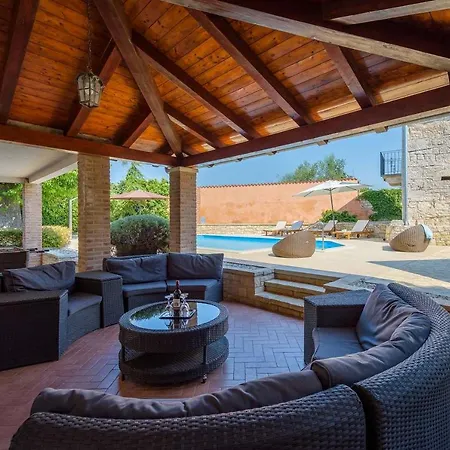 Villa Radetici Tatil Evi *